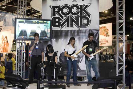 Rock Band per Wii: data e bundle ufficiali Rock Band per Wii: data e bundle ufficiali