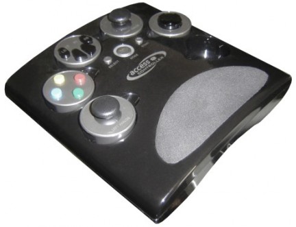 Ben Heck crea un joypad utilizzabile con una sola mano