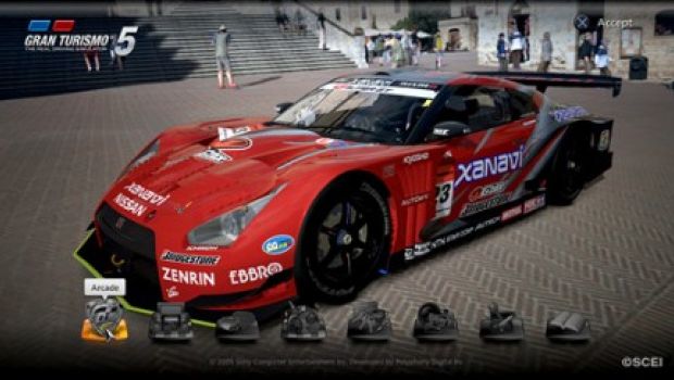 Gran Turismo 5: contemporanea mondiale, danni che influscono sulla guida, 1080p e 60fps Gran Turismo 5: contemporanea mondiale, danni che influscono sulla guida, 1080p e 60fps