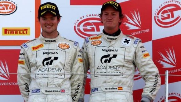 Gran Turismo: il vincitore di GT Academy tiene alta la bandiera dei Gran Turismo: il vincitore di GT Academy tiene alta la bandiera dei