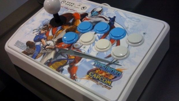 Anche Tatsunoko Vs. Capcom ha il suo arcade stick Anche Tatsunoko Vs. Capcom ha il suo arcade stick