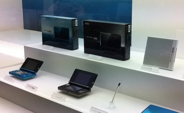 Nintendo 3DS: svelati nuovi dettagli al Nintendo World 2011 - immagini e video Nintendo 3DS: svelati nuovi dettagli al Nintendo World 2011 - immagini e video