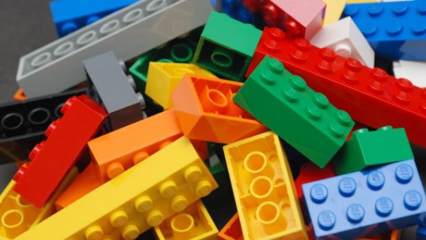 Funcom sta lavorando a un gioco online dedicato a LEGO Funcom sta lavorando a un gioco online dedicato a LEGO