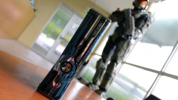 Halo 4 Limited Edition: il bundle Xbox 360 mostrato da vicino in nuove immagini Halo 4 Limited Edition: il bundle Xbox 360 mostrato da vicino in nuove immagini