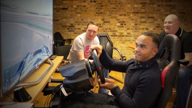 Project CARS: Slightly Mad ospita Nicolas Hamilton, nuovi feedback sulla fisica