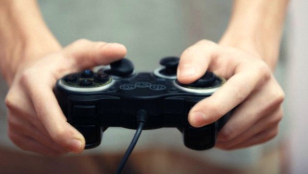Gioca tre giorni e tre notti in un Internet Point, ricoverato cinese dopo emorragia cerebrale Gioca tre giorni e tre notti in un Internet Point, ricoverato cinese dopo emorragia cerebrale